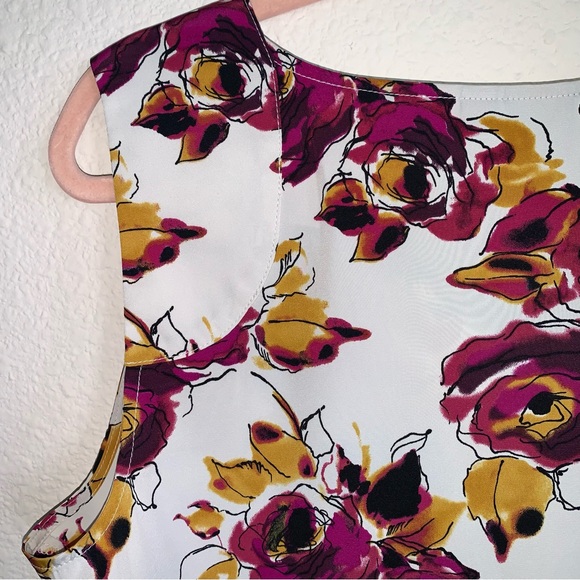 NWOT Draped Neckline Sleeveless Floral Blouse - Picture 9 of 14